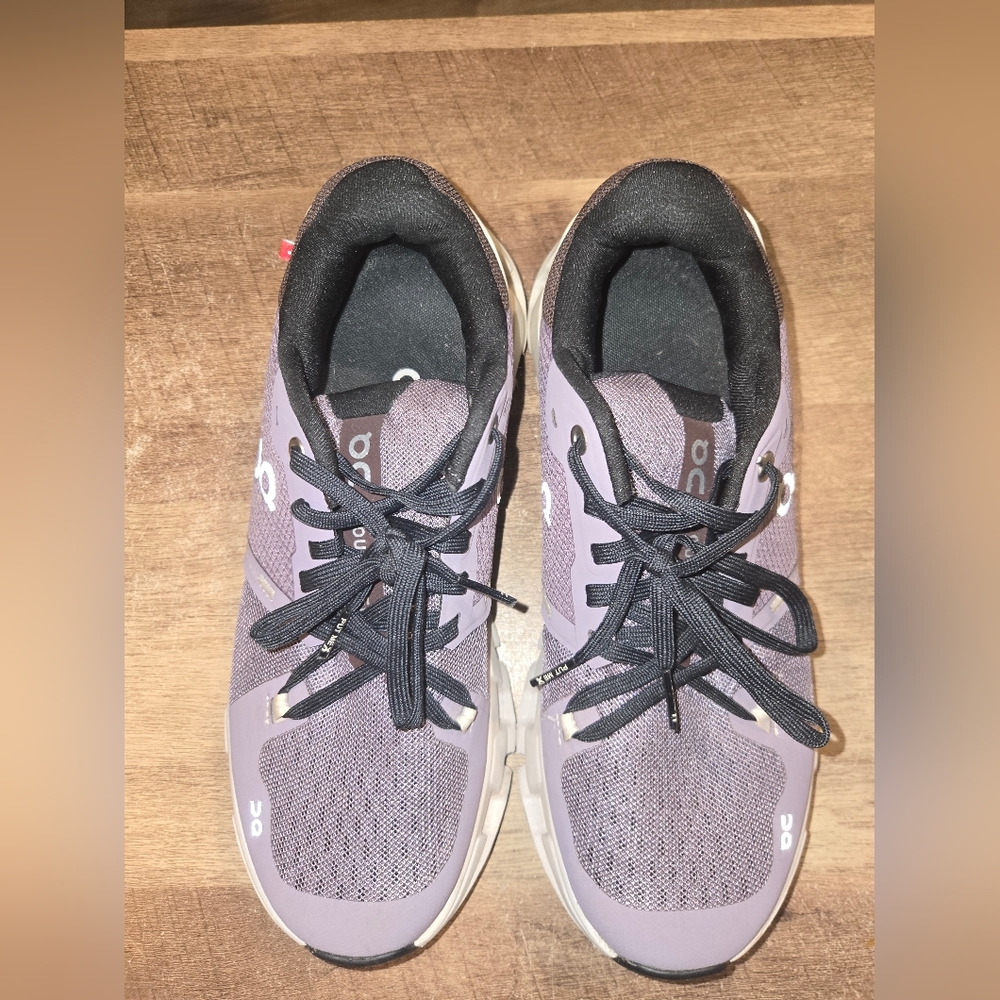 Womens On Cloud Athletic Running Shoes in Lavender Size 7.5